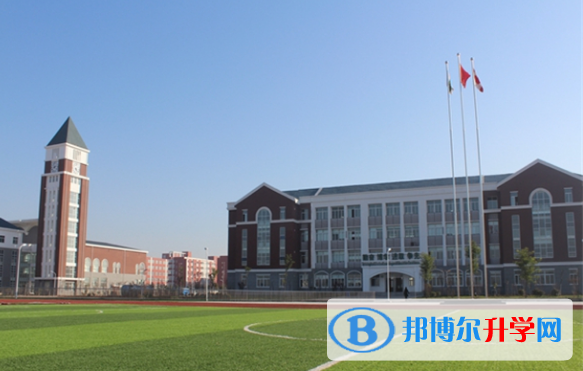 镇江枫叶国际学校初中部2021年学费,收费多少