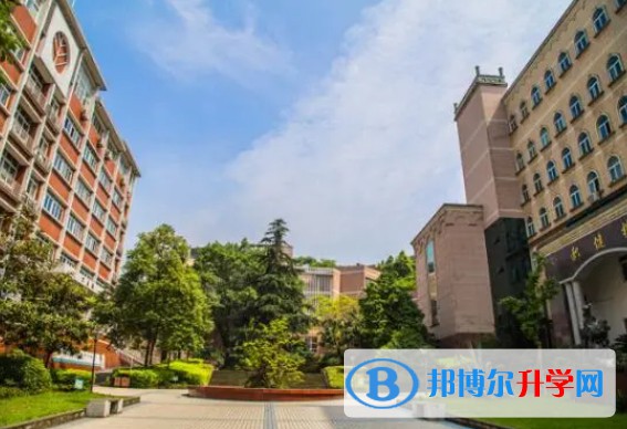 重庆市两江新区西南大学附属中学校地址，乘车路线