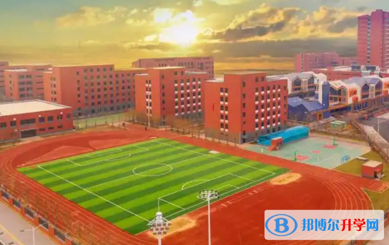 保定市泽龙实验中学地址，乘车路线